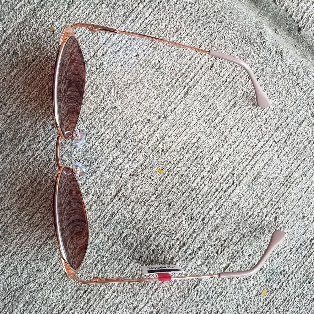 Oversized Mauve/Rosegold Sunglasses NWT - Picture 2 of 2